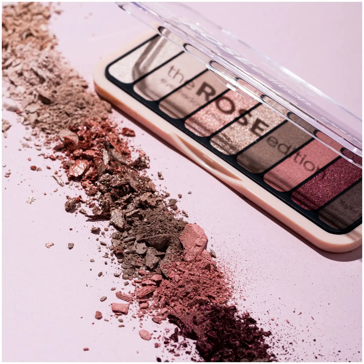 essence the ROSE edition eyeshadow palette 20 Lovely In Rose 10 g - 4