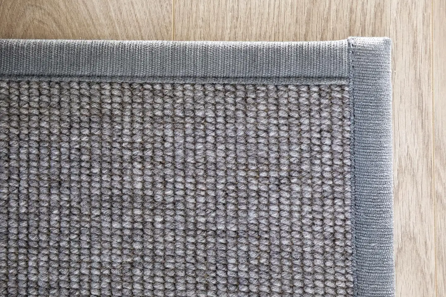 VM Carpet villa-paperinarumatto Esmeralda 77 harmaa - HARMAA - 4