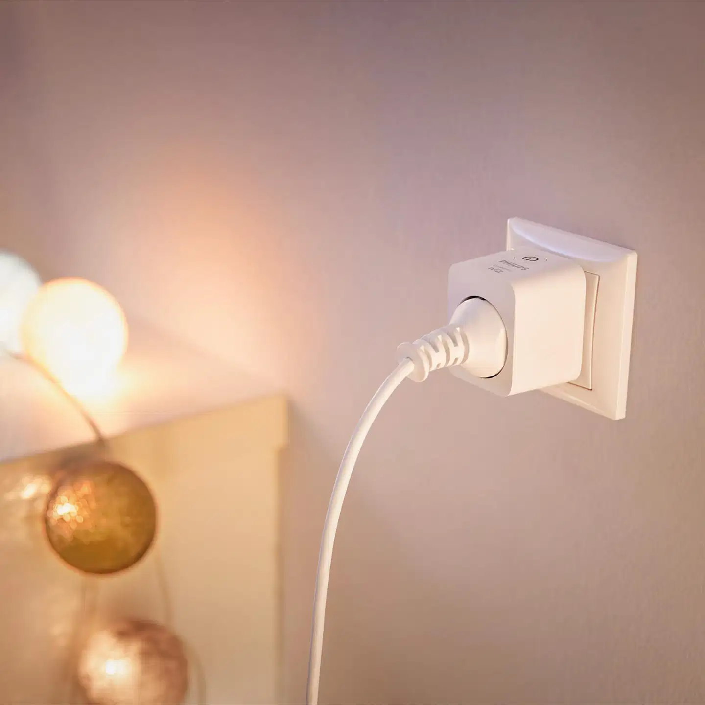 Philips Smart Lighting älypistorasia energiamittarilla Type-F valkoinen - 5