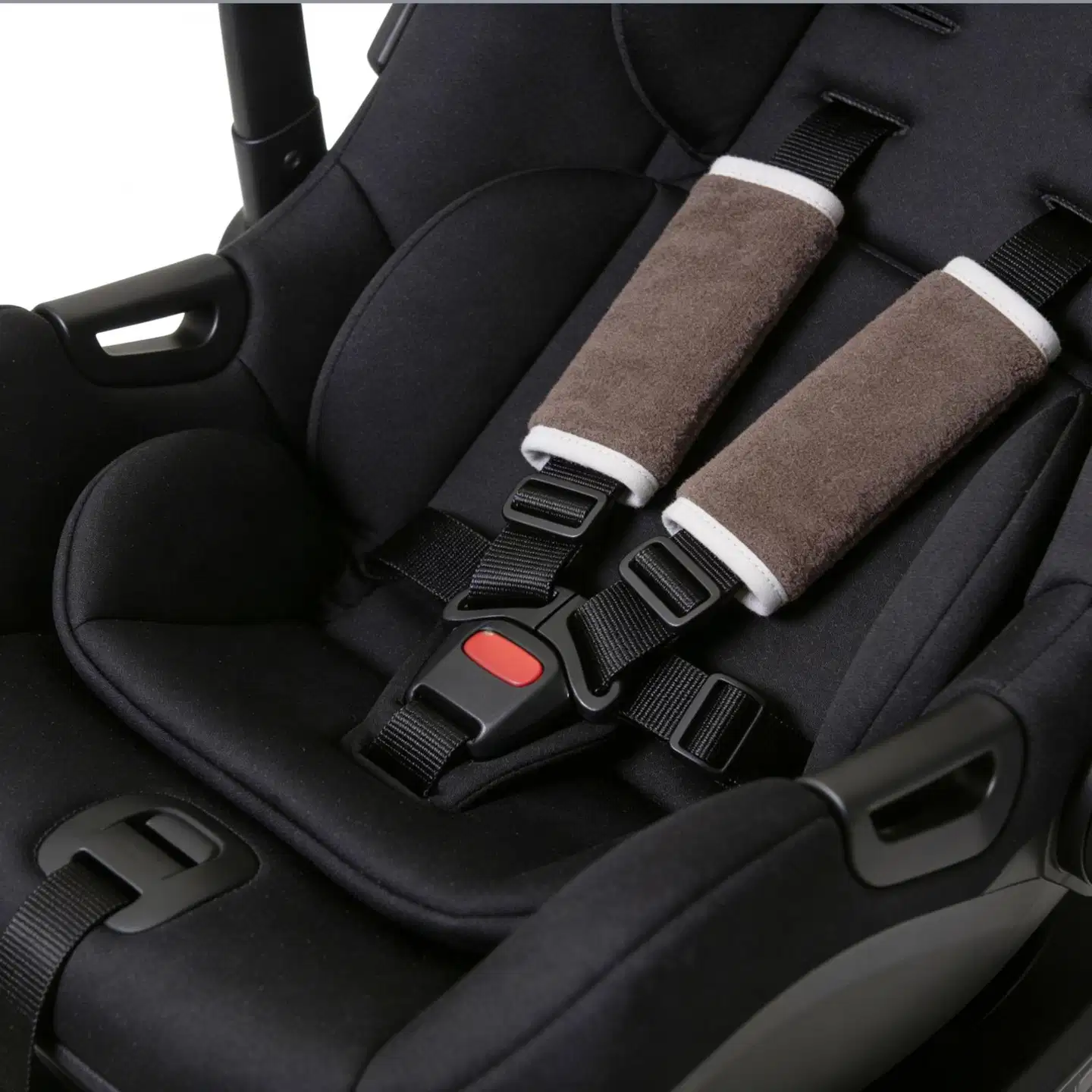 Pilvi turvavyön ja olkaimien suojat - 4