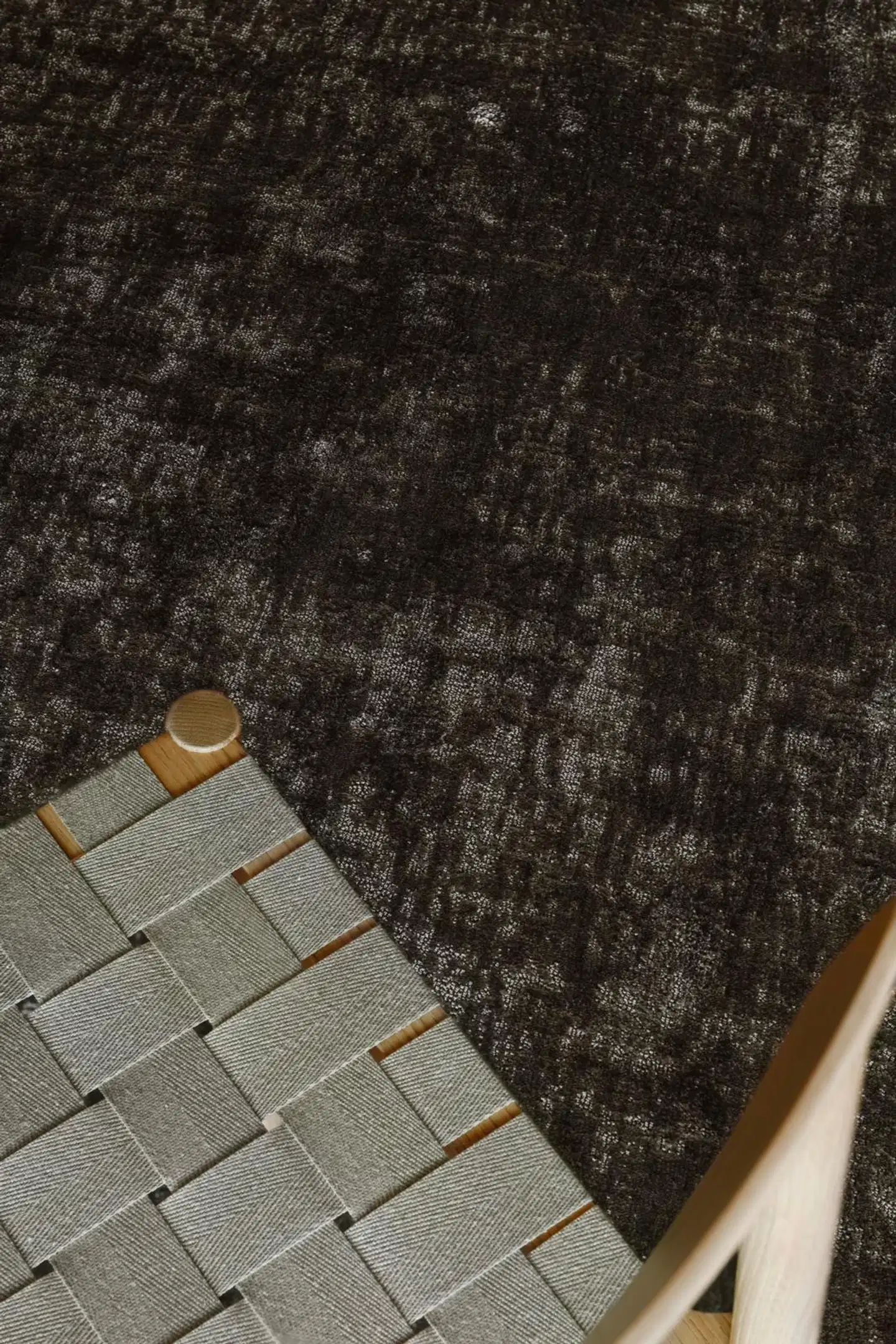 VM Carpet nukkamatto basaltti - 400 ruskea - 5