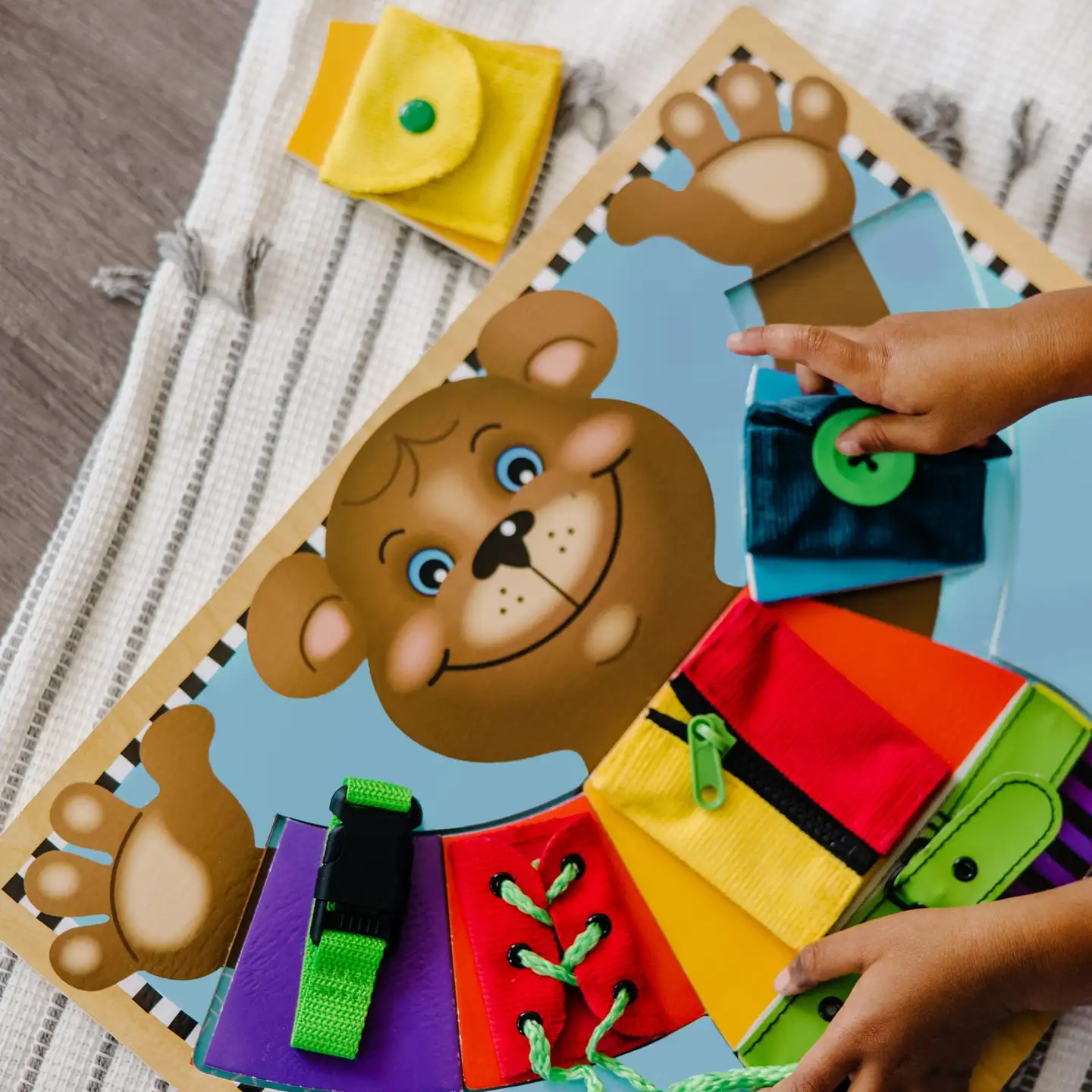 Melissa & doug Aktiviteettitaulu Perustaidot - 6