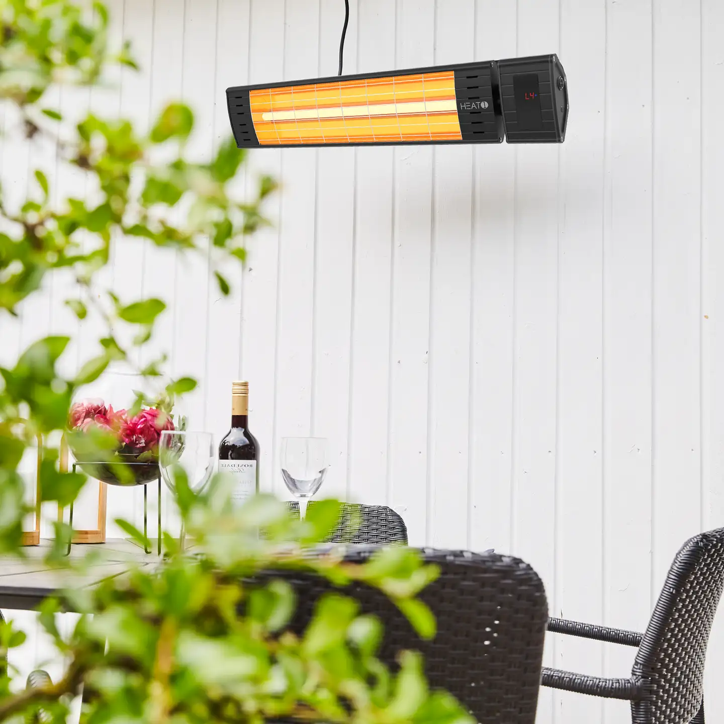 HEAT1 ECO Terassilämmitin Pro-line seinäasennus 2300W kaukosäätimellä, musta - 6
