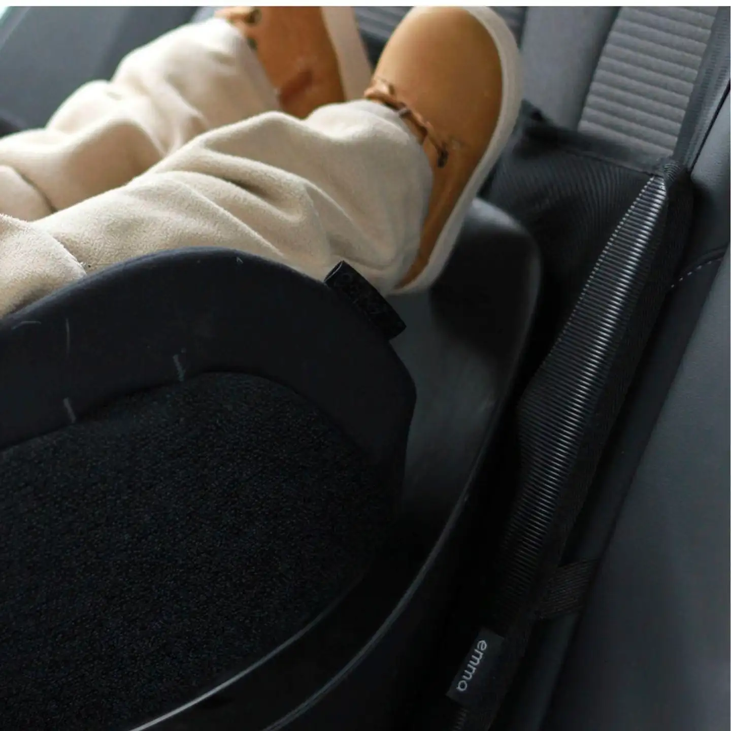 Emma kurasuoja istuimelle autoon Isofix musta - 5