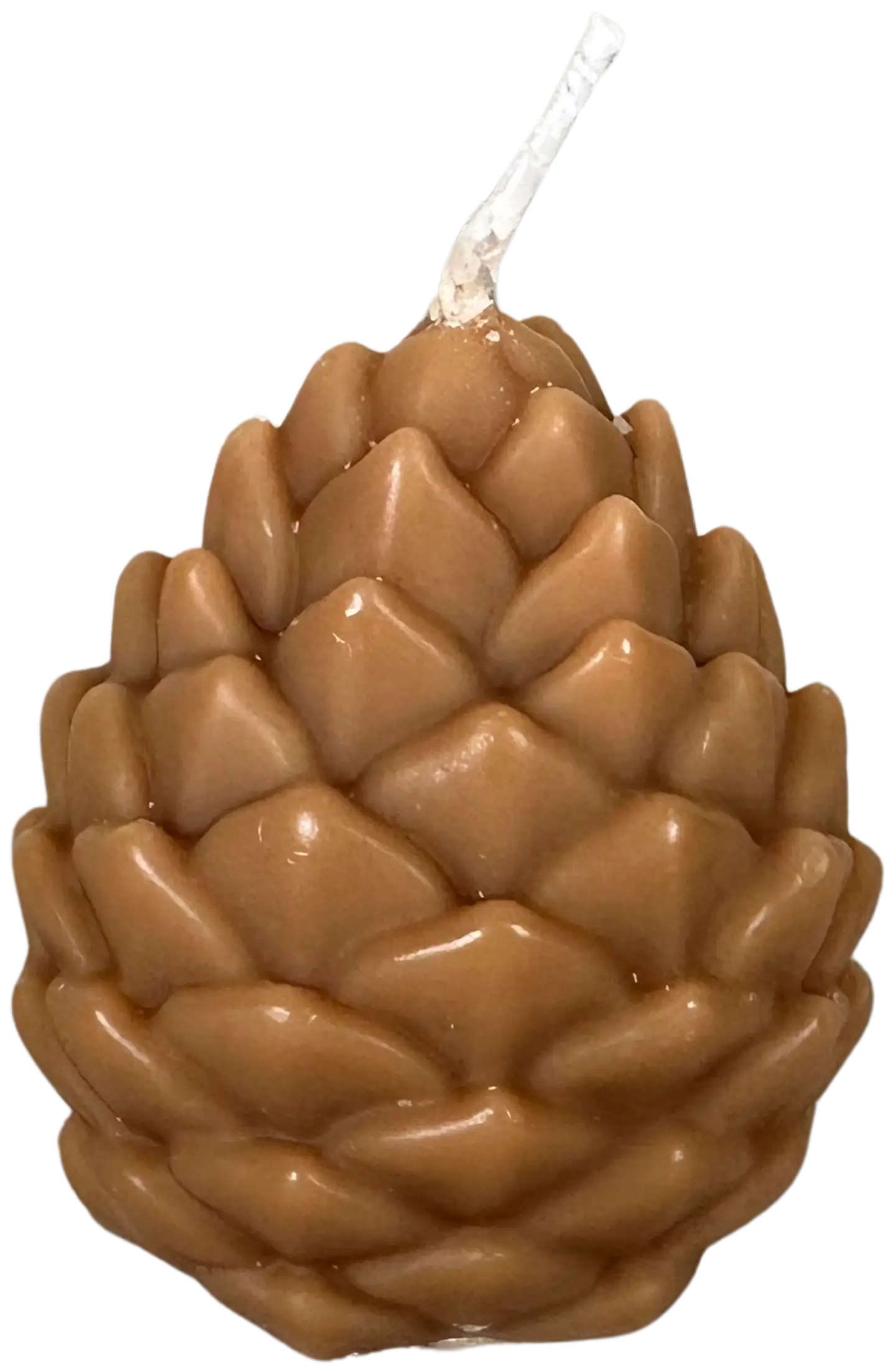 Candle Haven Pieni Käpykynttilä, Toffee – 6 x 7 cm. Tuoksuton pöytäkynttilä, paino 90 g. Suloinen toffeenvärinen käpykynttilä sopii osaksi syksyistä tai talvista somistusta.