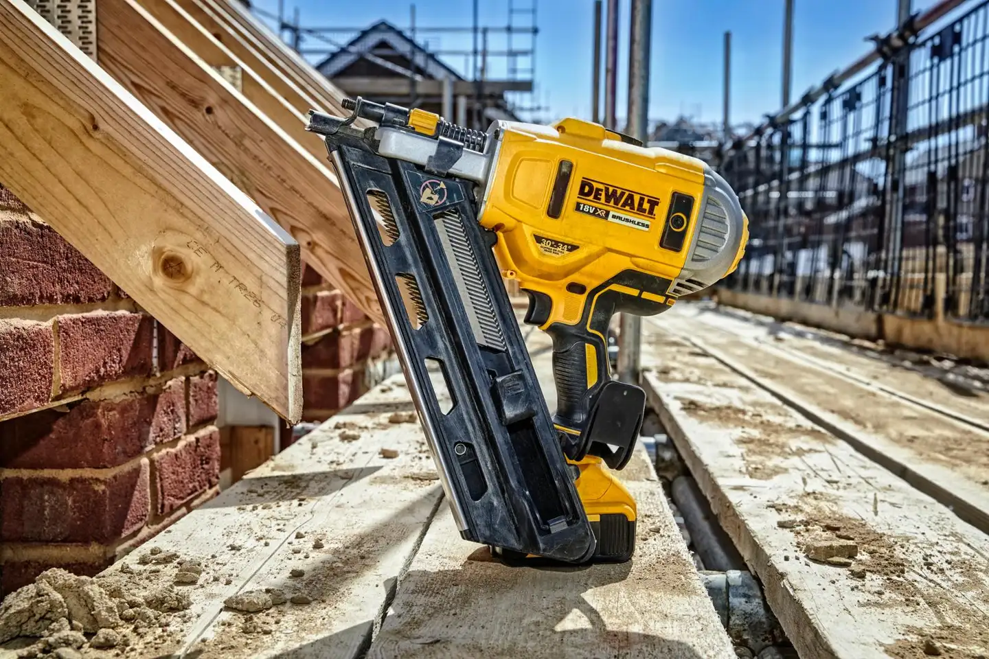 DEWALT Runkonaulain DCN692N 18V XR 2-nop. 5,0AH runko - 2