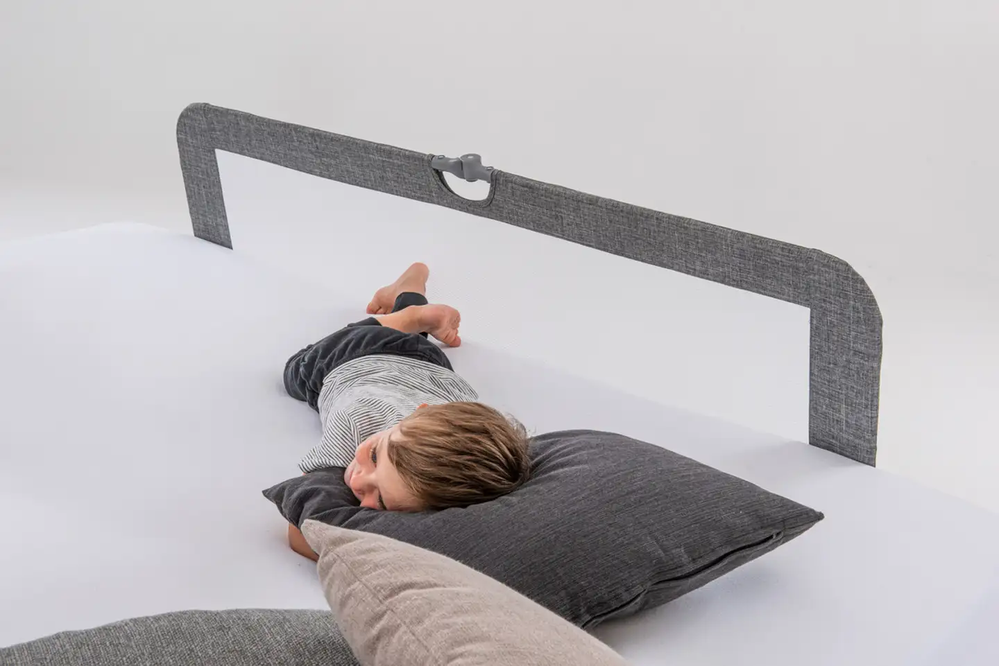 Hauck turvalaita lasten sängylle Sleep N Safe harmaa - 13