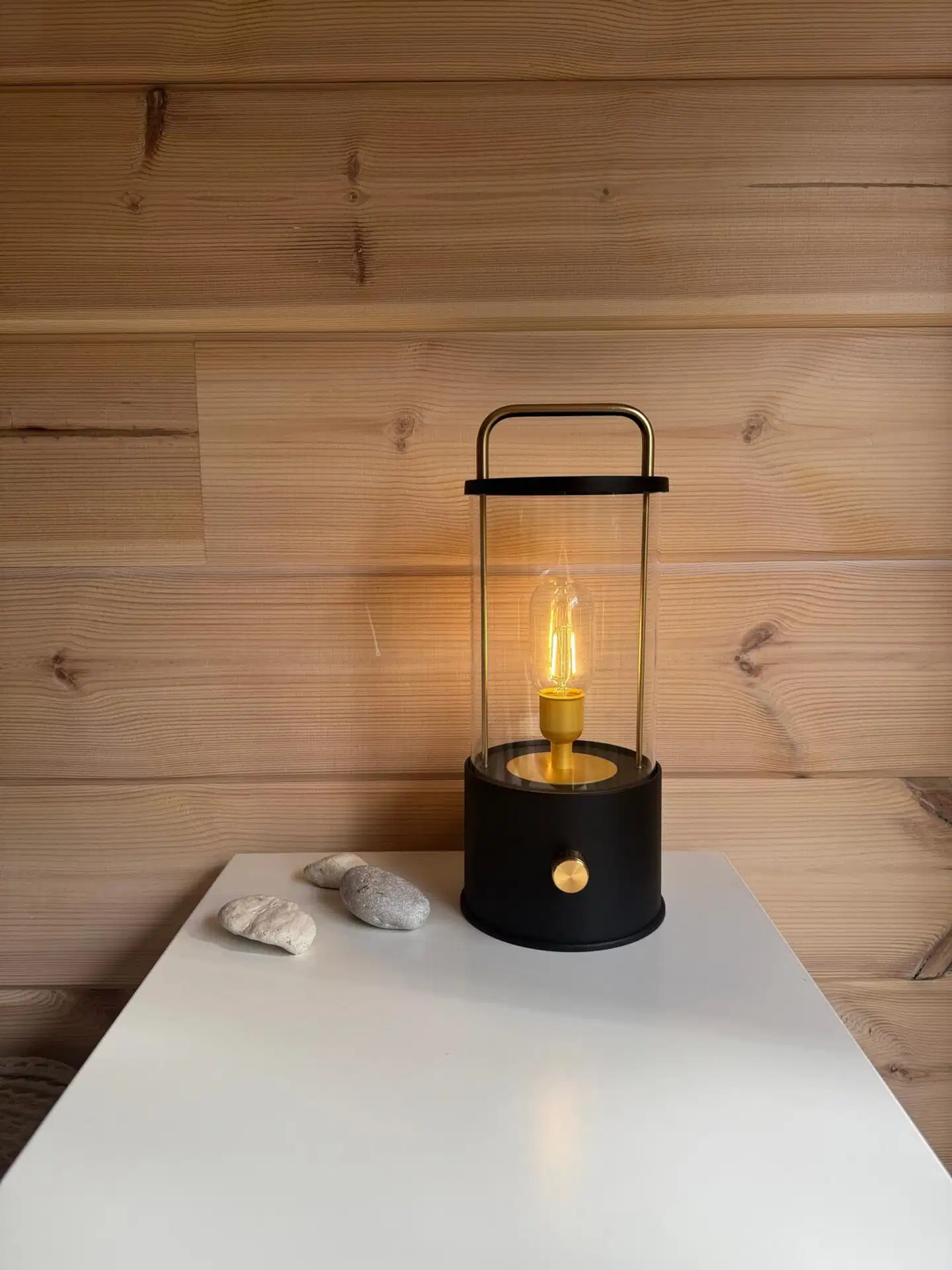 Airam TYRSKY LASILYHTY USB-LAD. MUSTA - 6