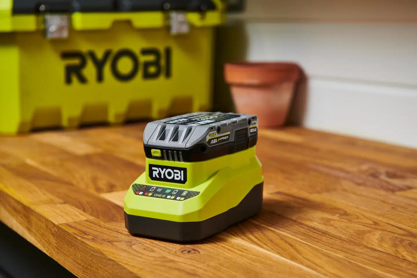 Ryobi akku+laturipaketti RC18120A-120C - 2