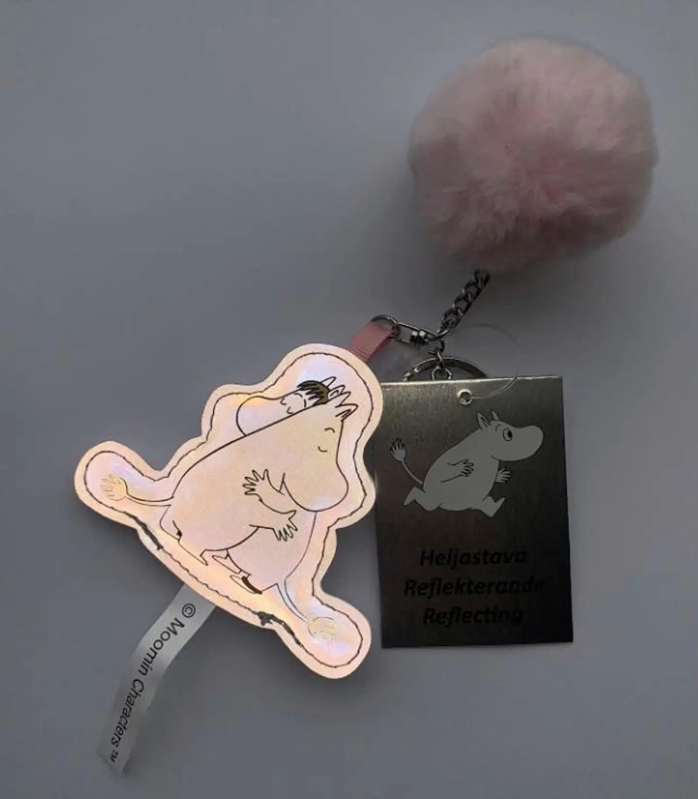 Luminary-Moomin heijastava laukkukoriste/avaimenperä Halaus - 4