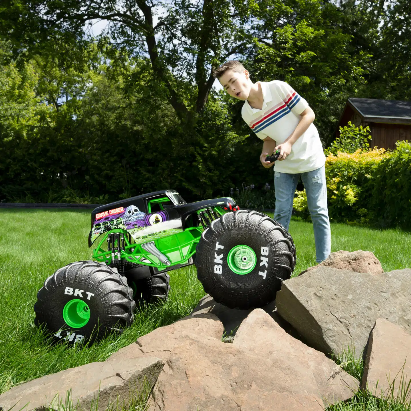 Monster Jam RC Mega Grave Digger - 13