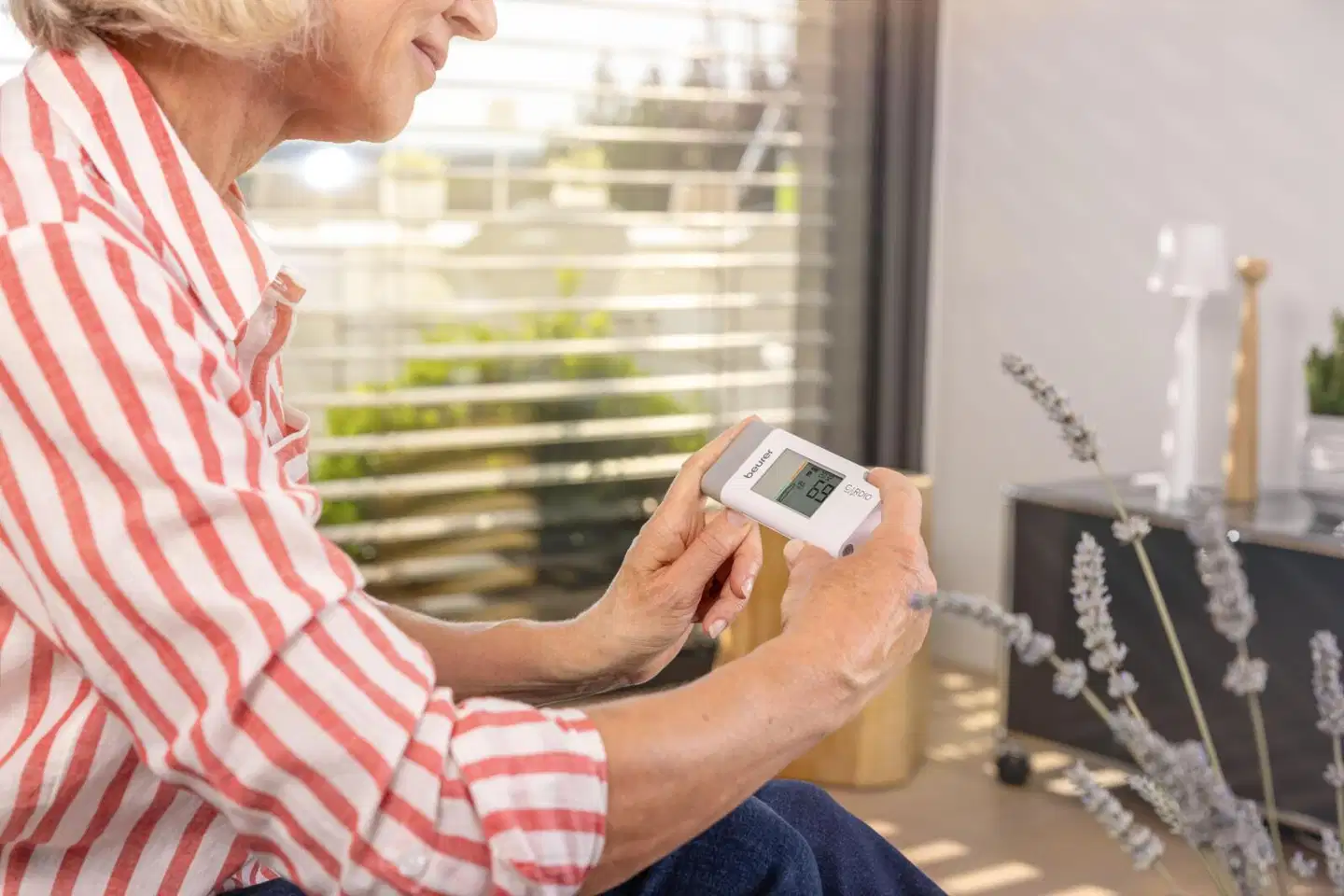 Beurer ME95 mobiili EKG-laite - 12