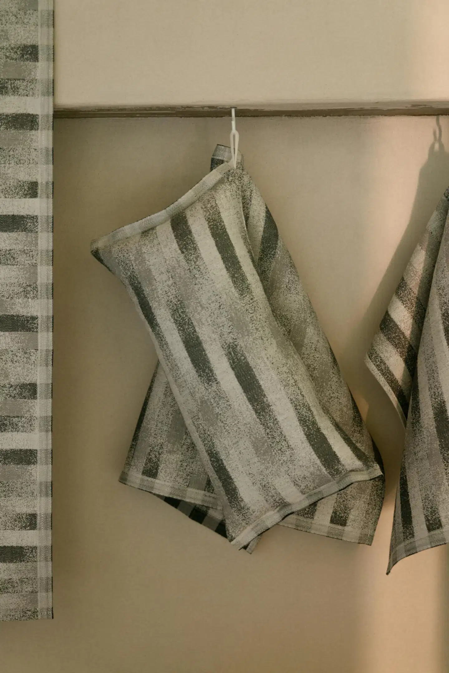 Lapuan Kankurit Hohto saunatyyny valko-harmaa pellava-puuvilla - 4