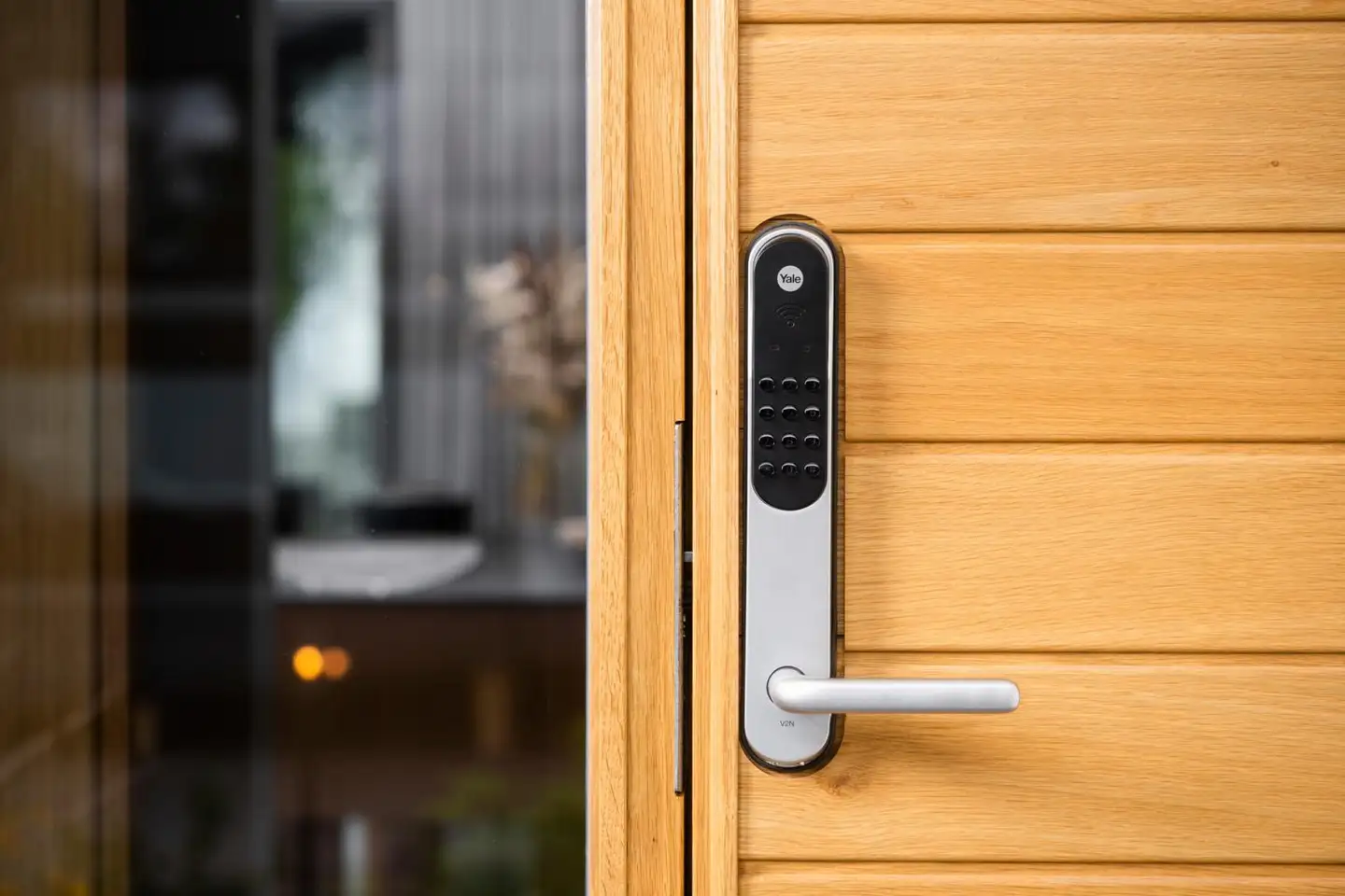 Yale Älylukko Doorman Classic Hopea - 4