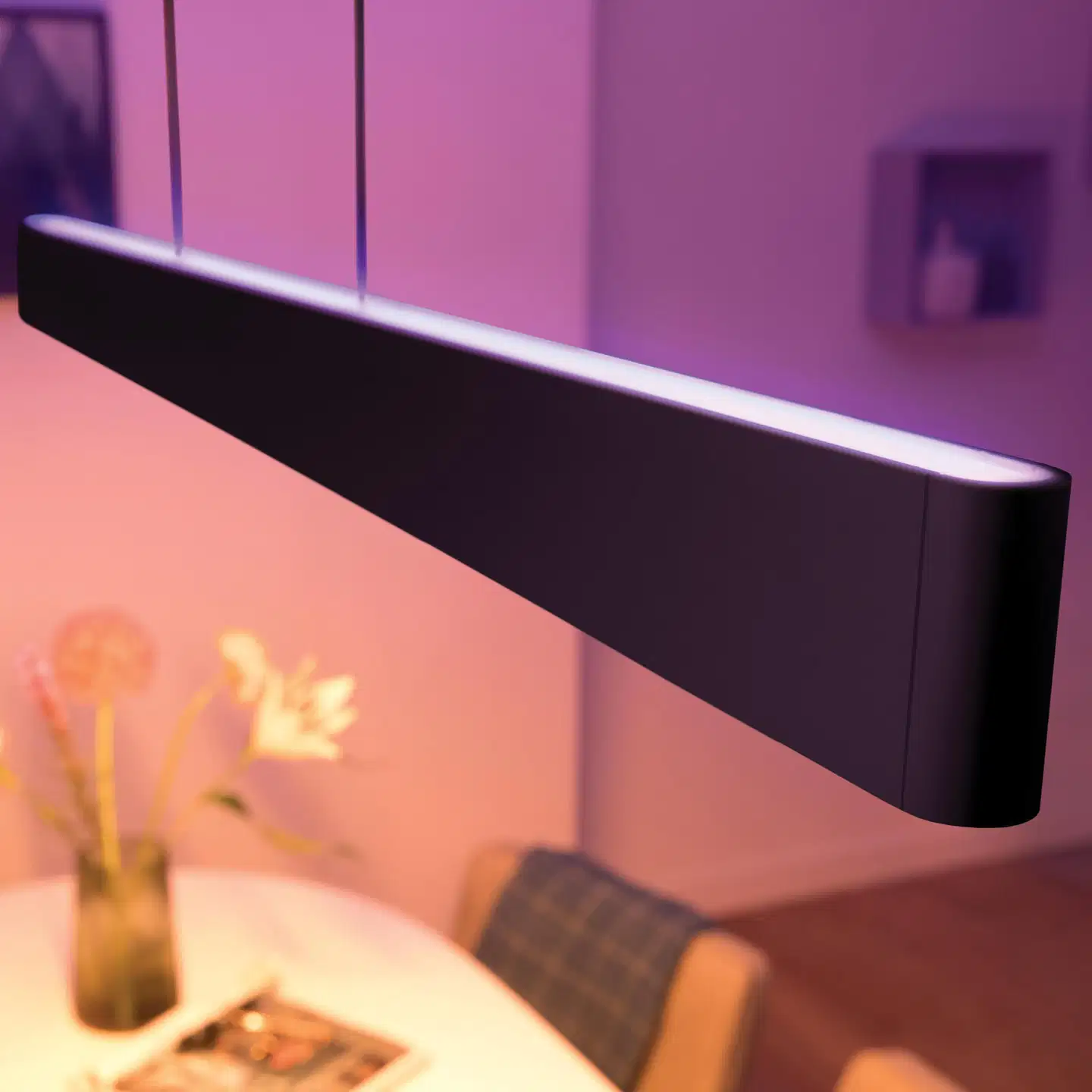 Philips Hue Ensis -riippuvalaisin 78W 2000-6500K 2750LM musta - 4