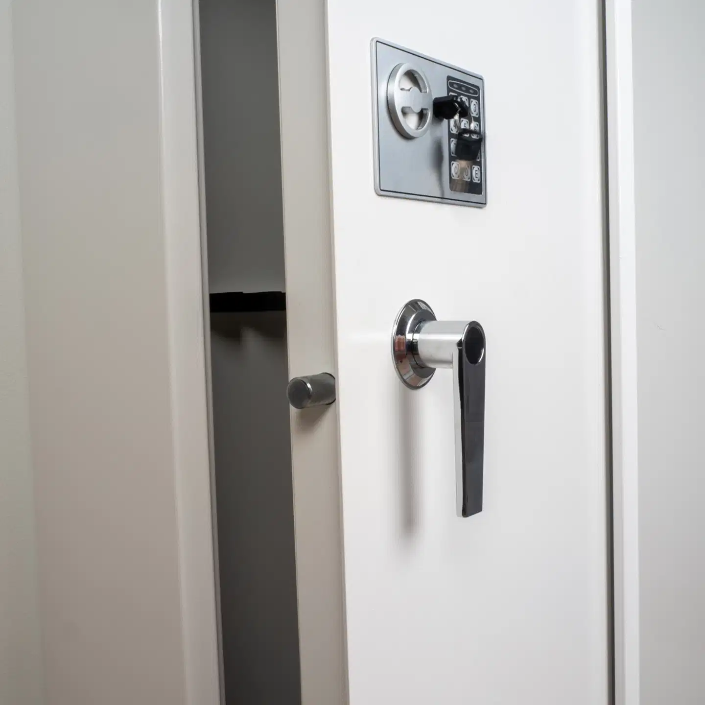 Trekker asekaappi 10 Asetta AS1000 V2, Digitaalilukolla, Valkoinen - 4