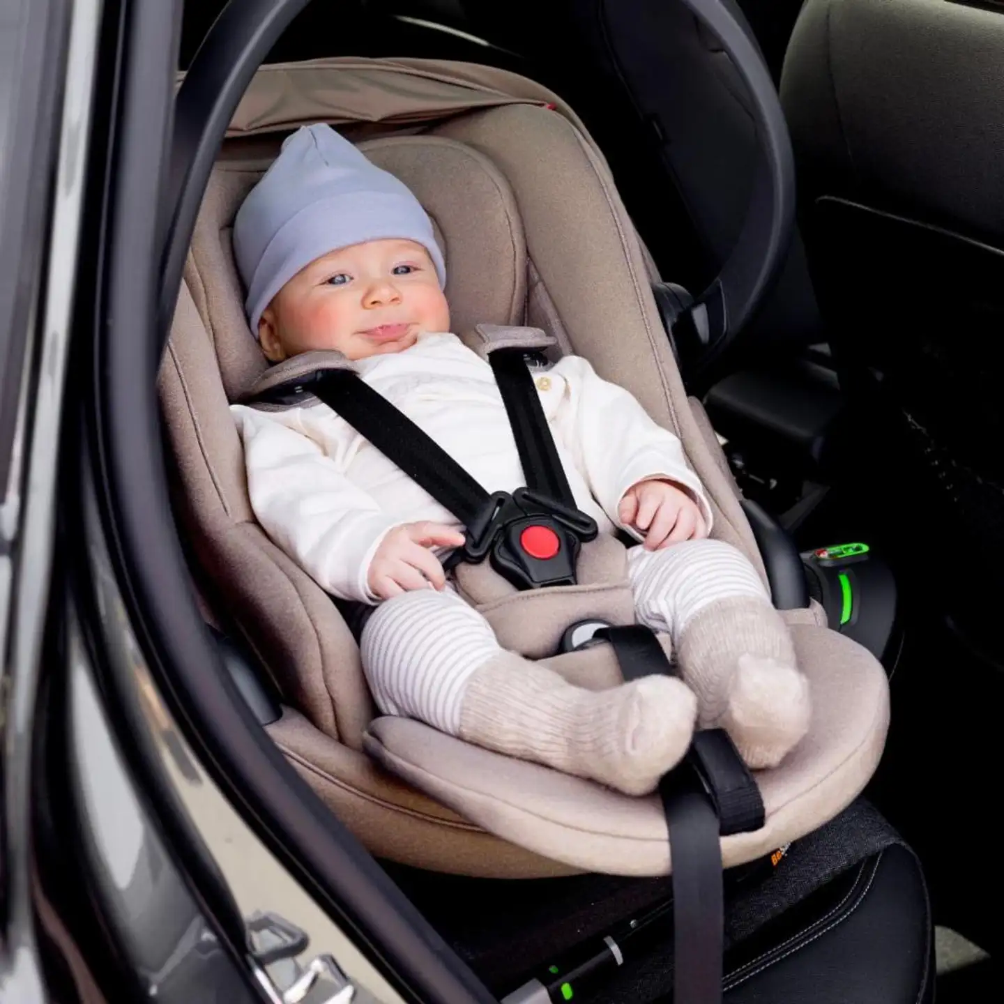 Besafe Go Beyond 2 turvakaukalo Black Soft Breeze - 9