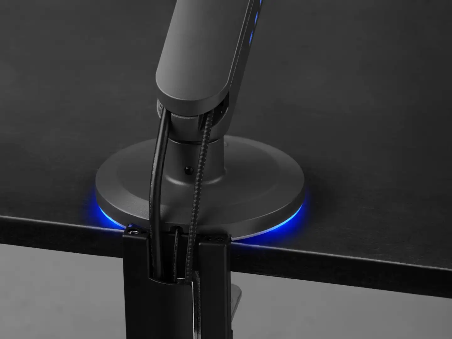 One For All DM8110 RGB Monitorivarsi, musta - 12