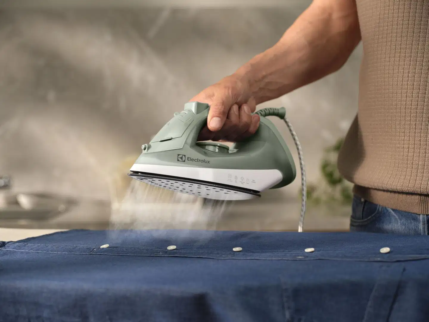 Electrolux E3SI1-2LG 300 höyrysilitysrauta - 5