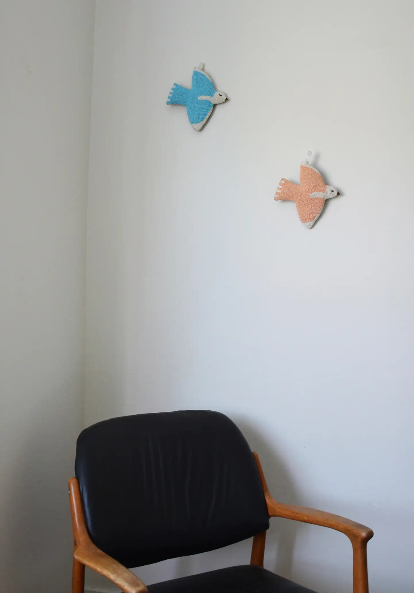 Mum's seinäkoriste Oranssilintunen, nokka oikealla - 3