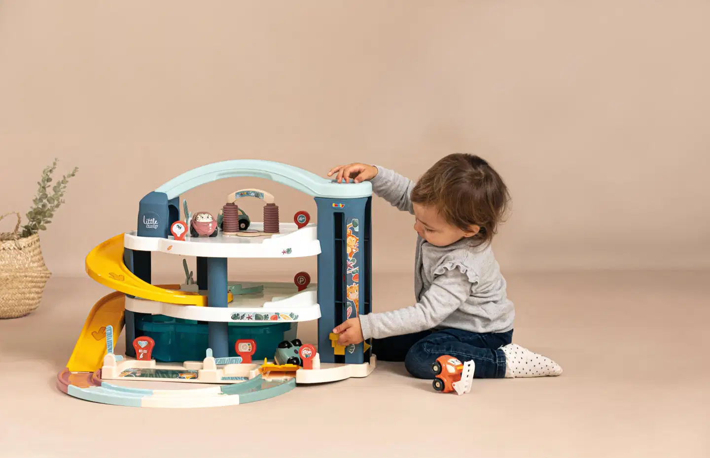Little Smoby Iso autotalli, kolmikerroksinen autohalli pienten autoleikkeihin - 8