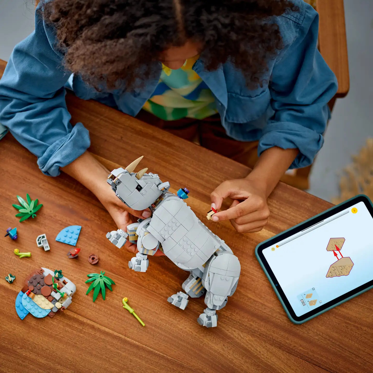 LEGO® Creator 31171 Villieläimet: Mahtava sarvikuono ja linnut - 12