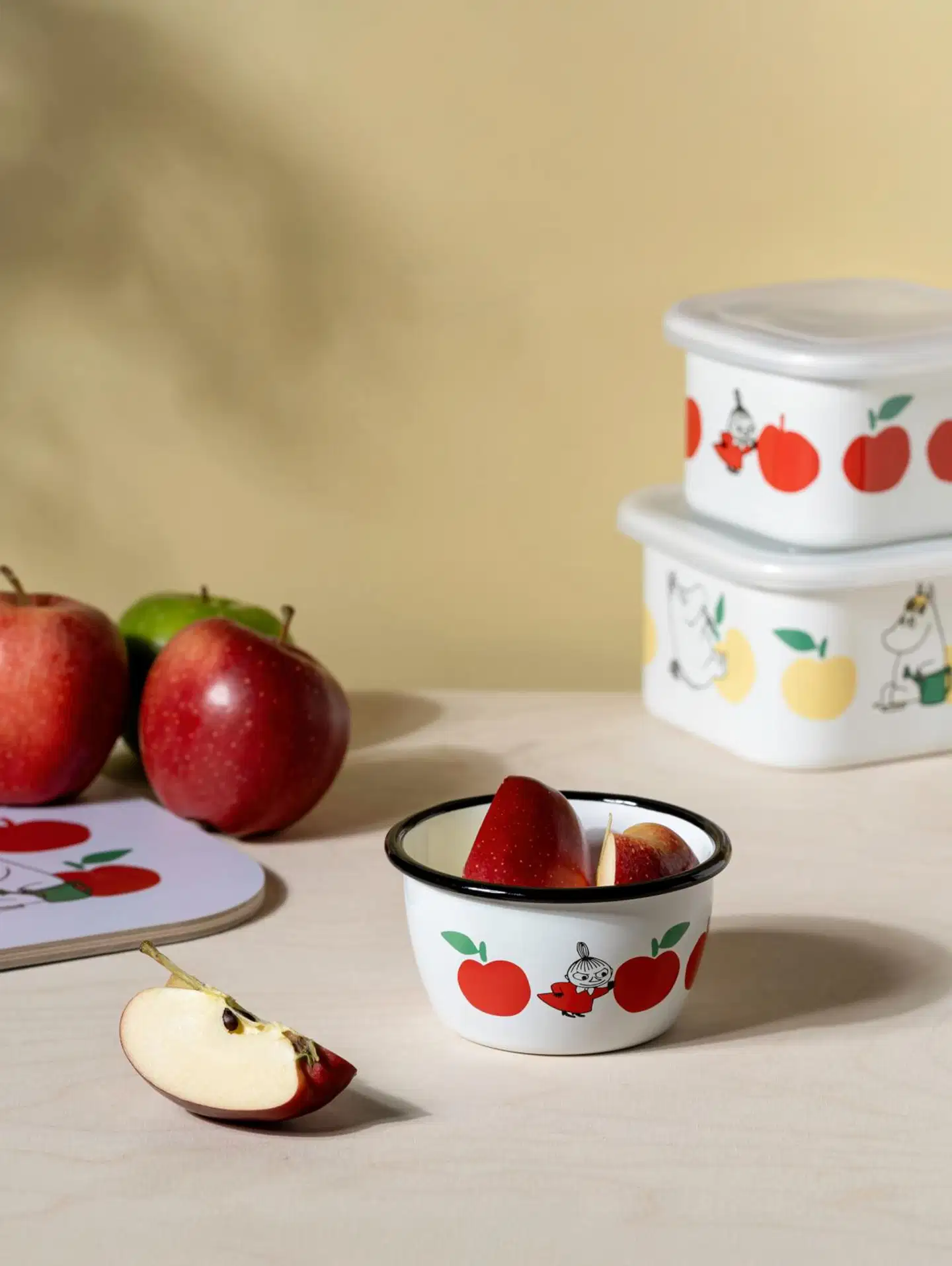 Muurla emalikulho Muumi Iloiset omput 3 dl, punainen - 2