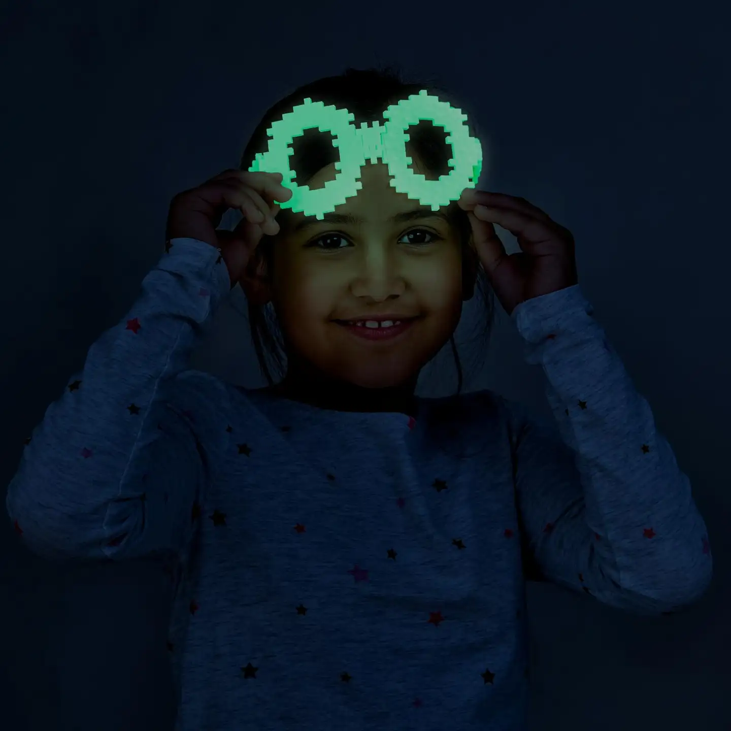 Plus-Plus Glow 2000 palaa sekä säilytyslaatikko - 6