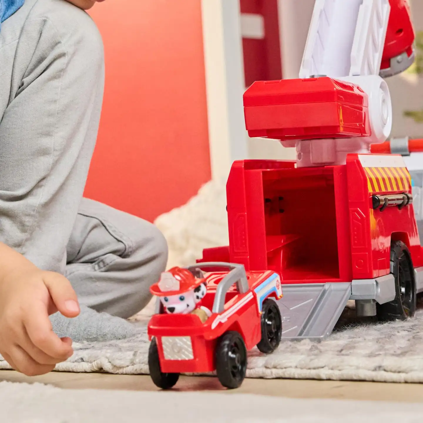 Paw Patrol Fire Rescue Deluxe Firetruck - 7
