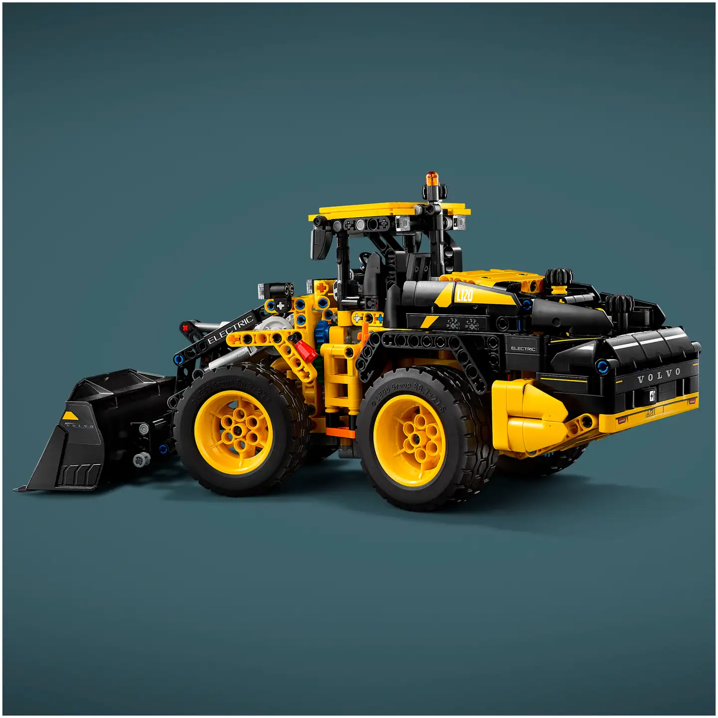 LEGO® Technic 42209 Volvo L120 Electric ‑pyöräkuormaaja - 8