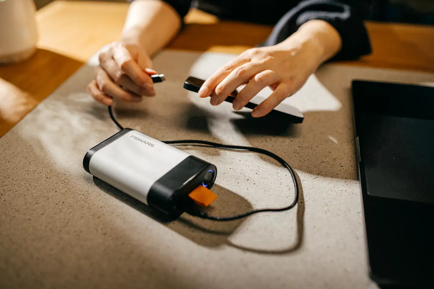 Fiskars akku 12V 4Ah, yksittäin - 8