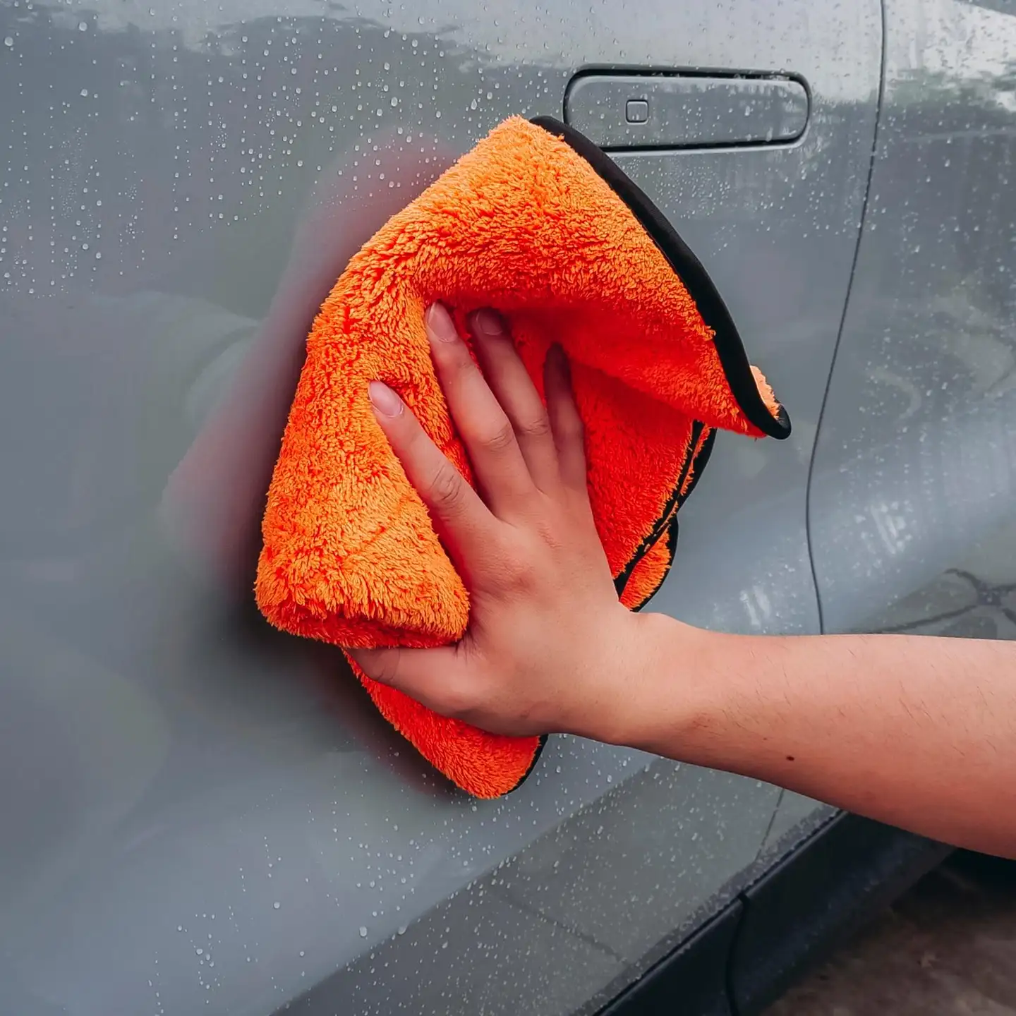 Maxshine 1000GSM Ultimate Crazy mikrokuitukuivausliina 40×40 cm – erittäin paksu, pehmeä ja imukykyinen, naarmuttamaton, täydellinen auton kuivaamiseen ja viimeistelyyn - 3