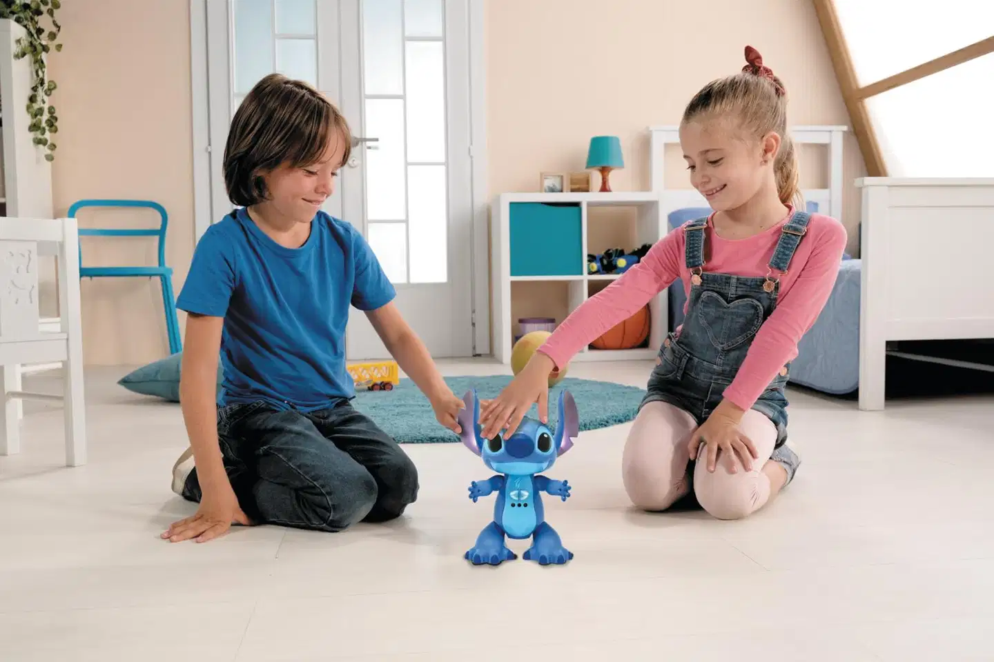 Stitch-robotti kauko-ohjattava, puhuu suomea - 7