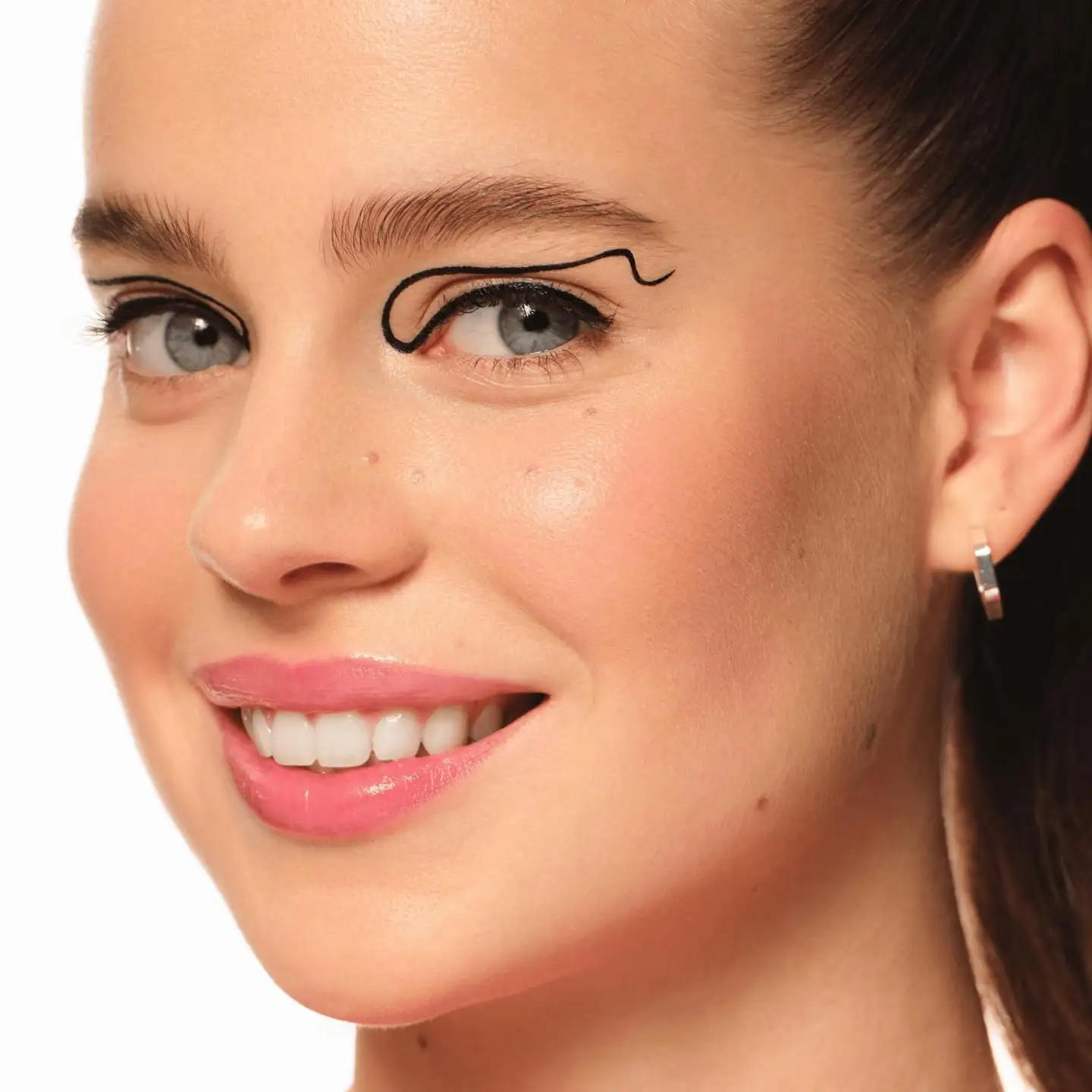 essence line it like a PRO! liner 01 black 1.2 ml - 8