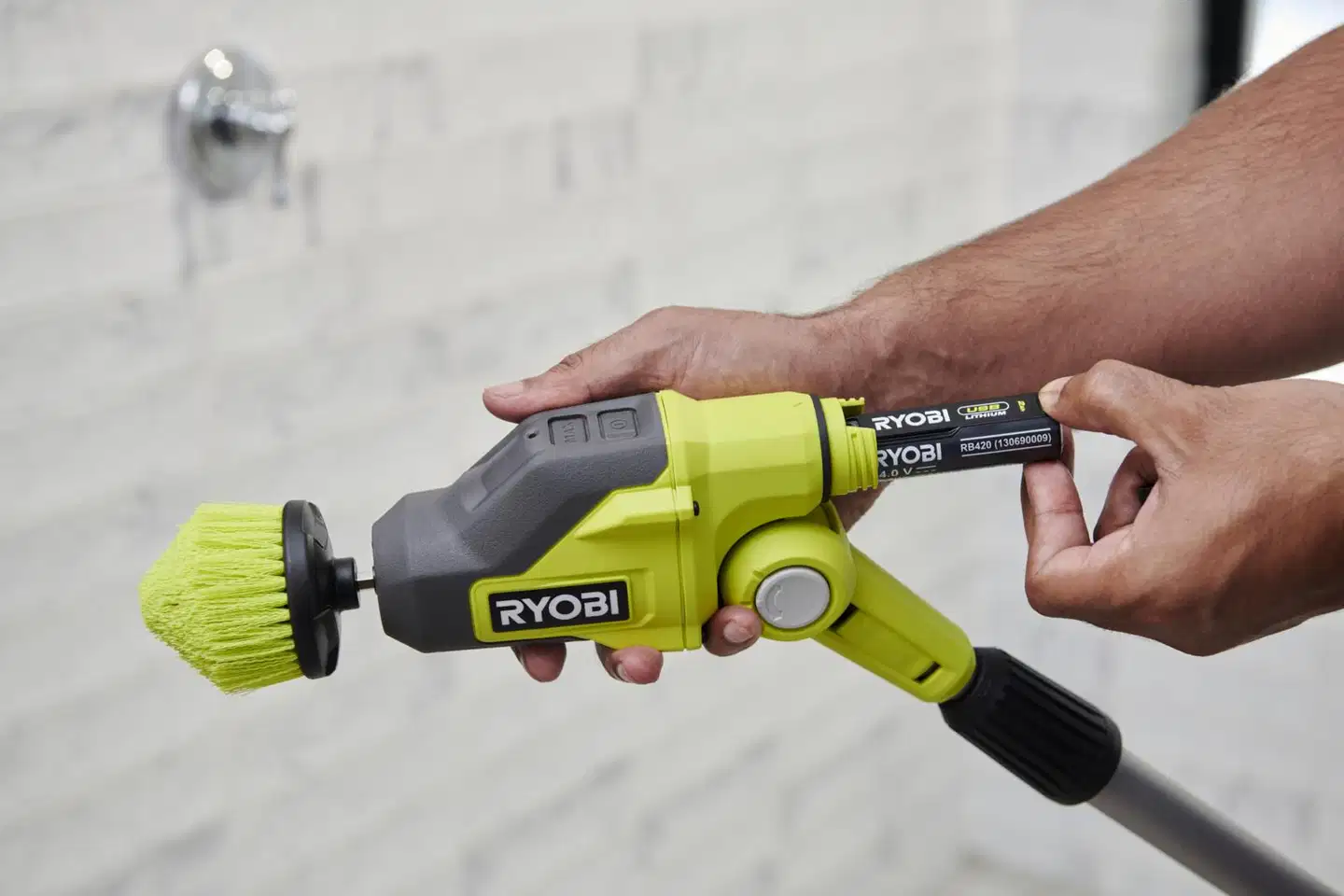 Ryobi 4V pesuharja teleskooppivarrella RTS4-0 - 3