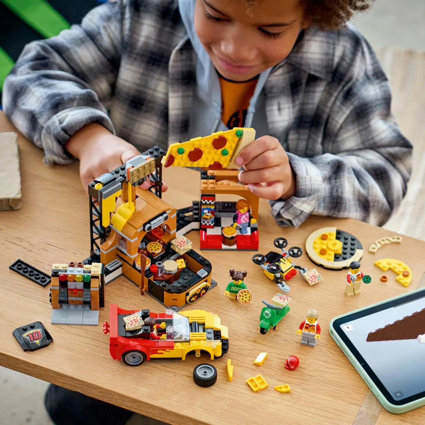 LEGO® My City 60496 Pizzaravintola ja toimituskulkuneuvot - 8