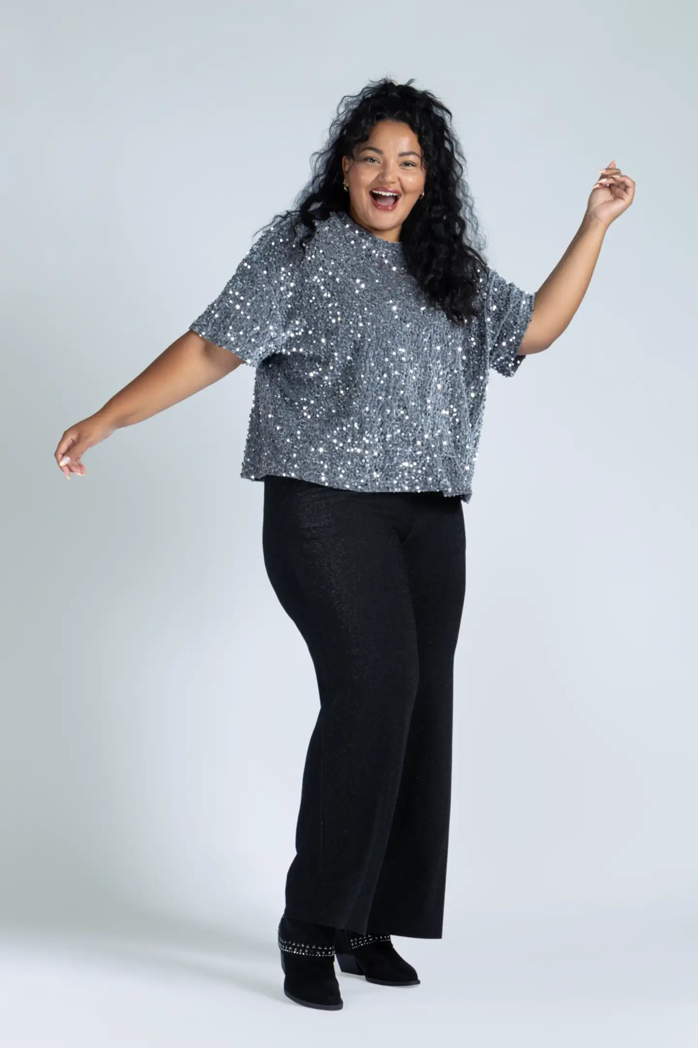 Now Curvy juhlapaljettipusero 123722 - Sequins - 4