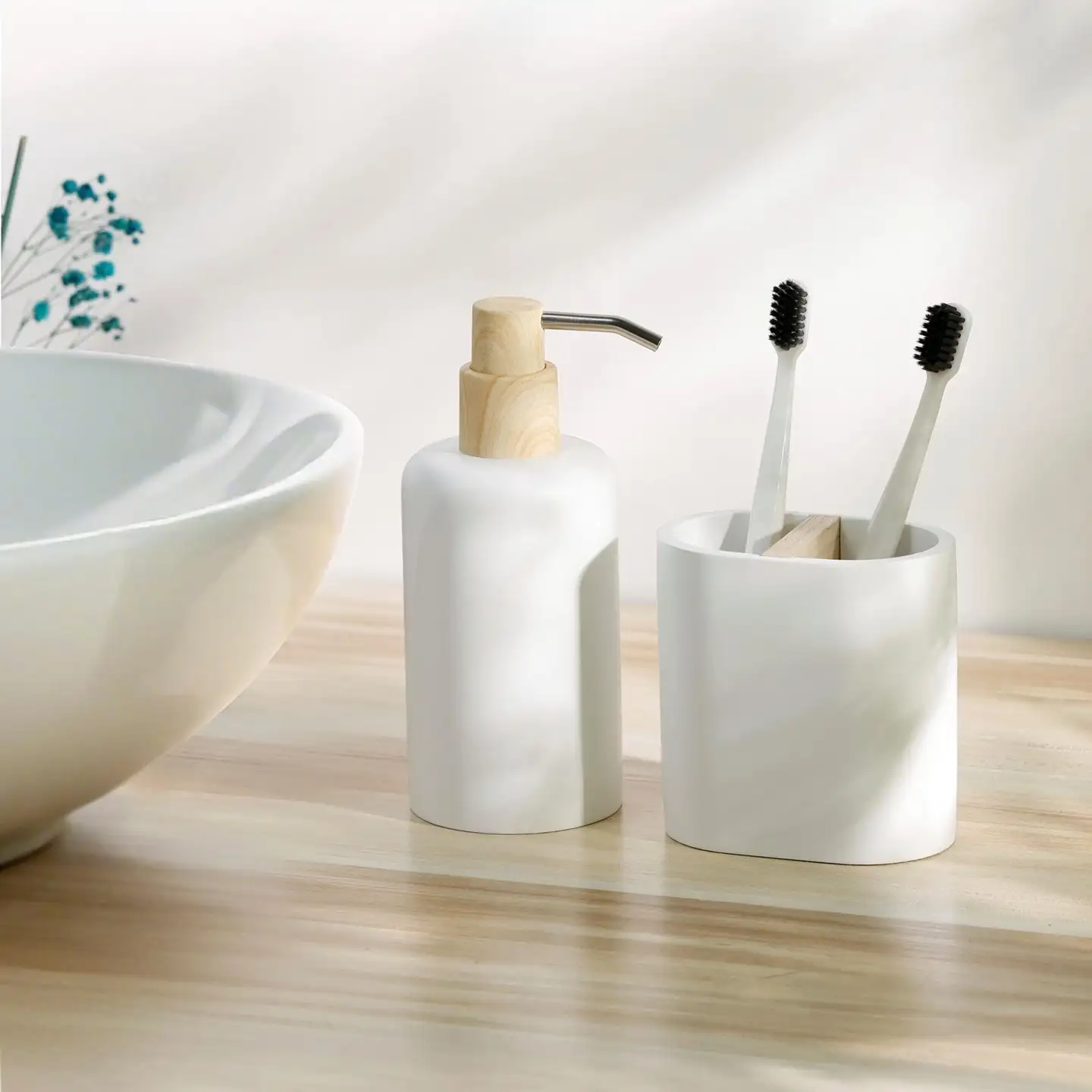 House saippuapumppupullo valkoinen matta - 2