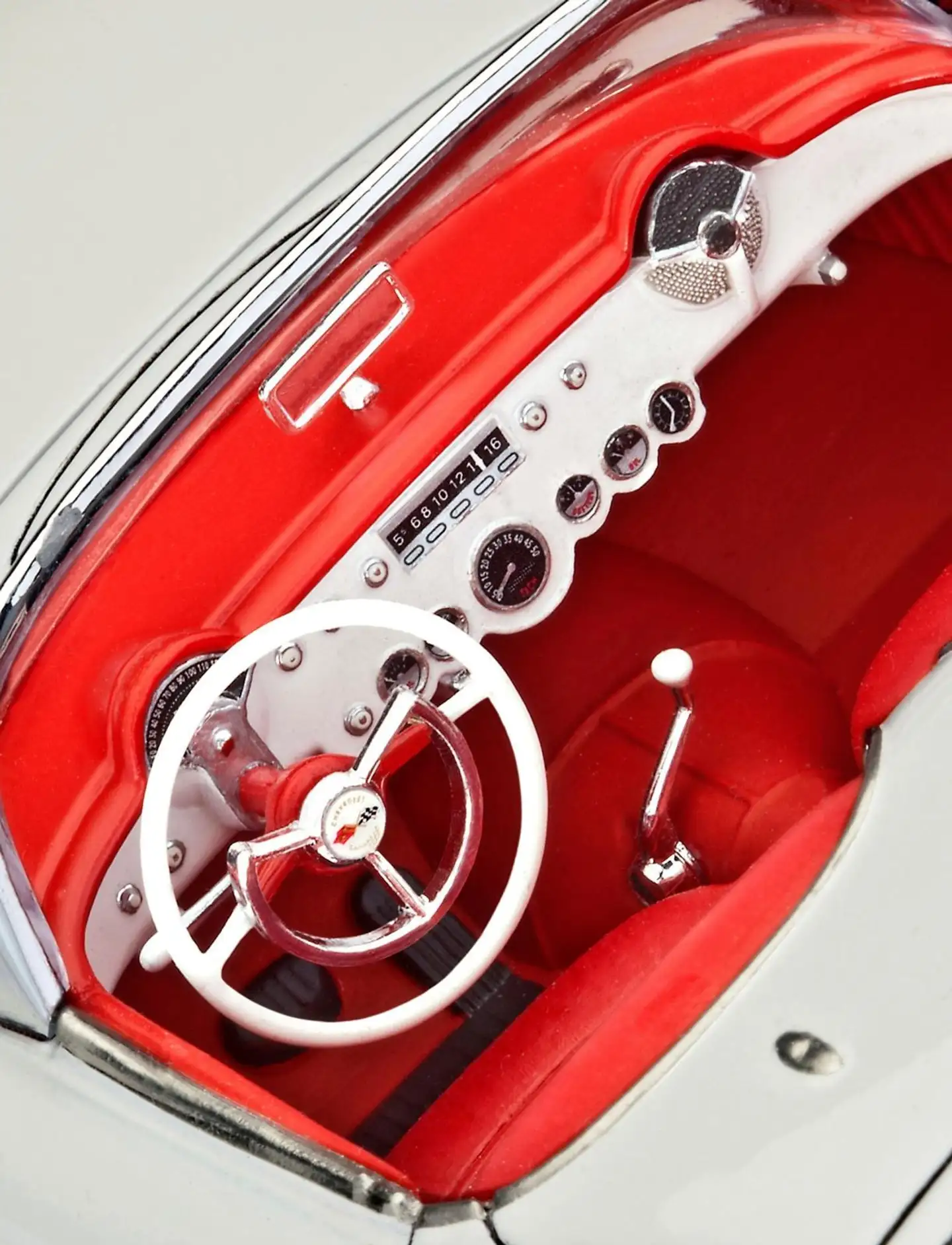 Revell 1953 Chevrolet Corvette Roadster Model Kit - 10