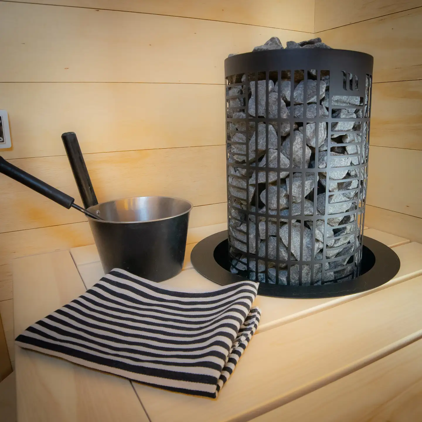 Mondex sähkökiuas Tahko E2W 9,0 kW RST, sisältää WiFi - 10