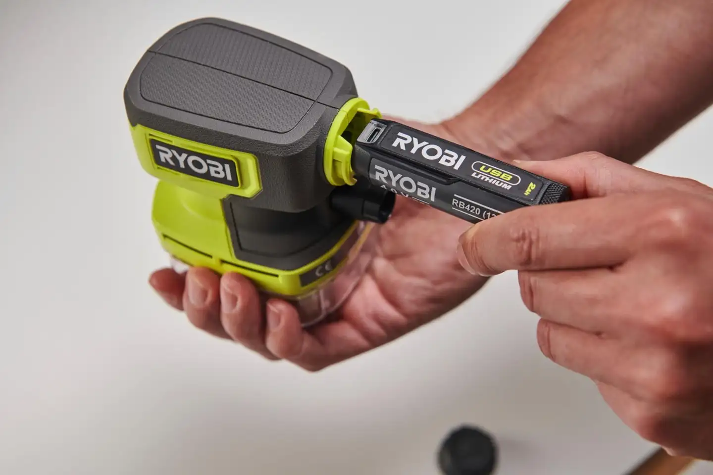 Ryobi työpöytäimuri RDV4-0 - 12