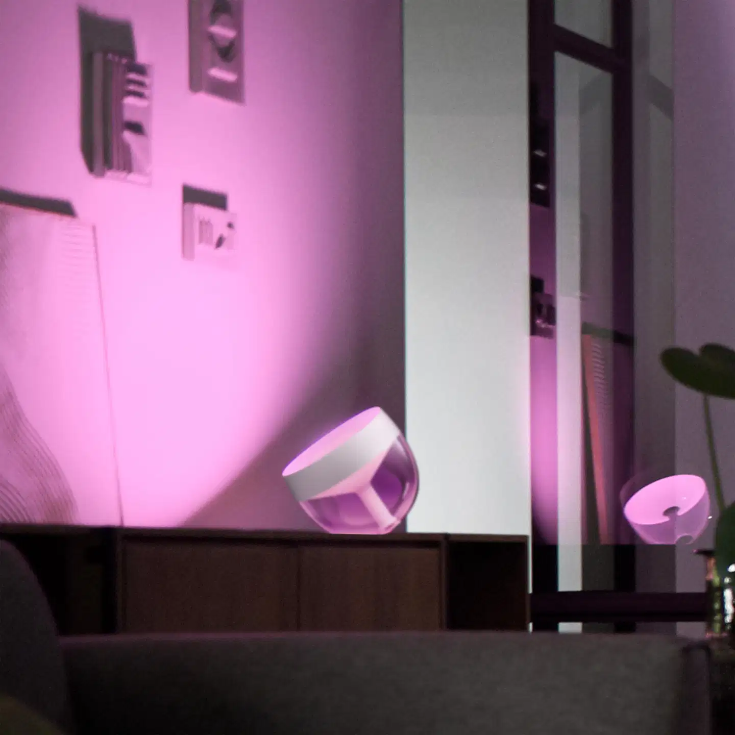 Philips Hue Iris -pöytävalaisin 8W 2000-6500K 570LM valkoinen - 5