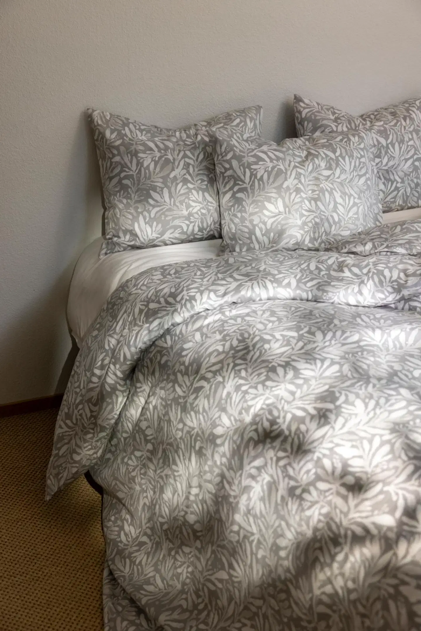 Pentik Hetki pussilakanasetti 150x210 cm + 50x60 cm lehti harmaa - 3