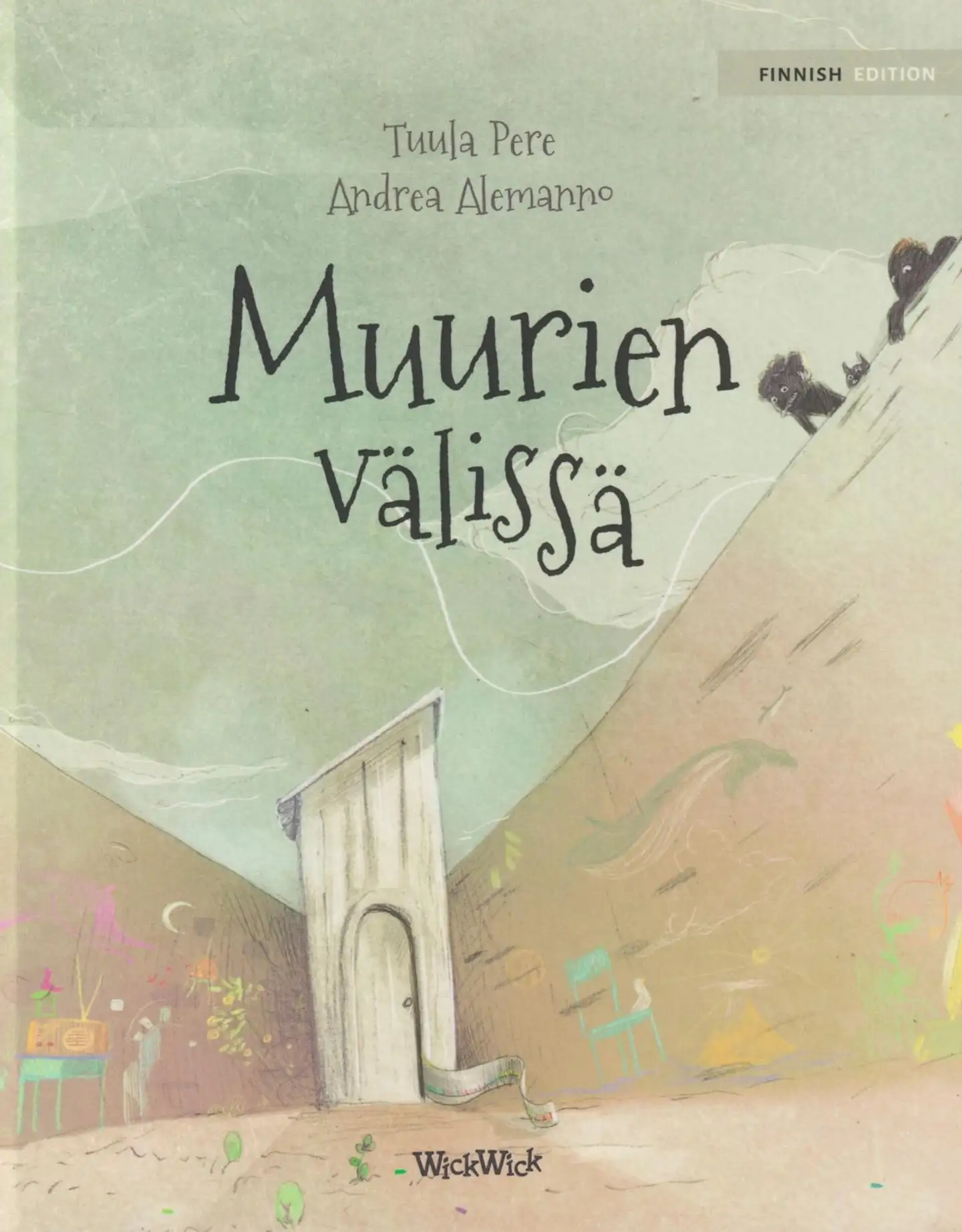 Pere, Muurien välissä