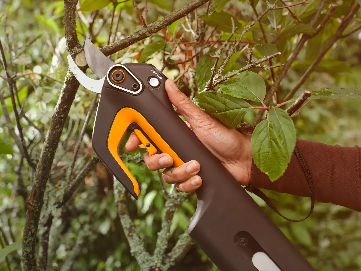 Fiskars akkuoksasakset L ohileikkaavat, ei akkua - 6