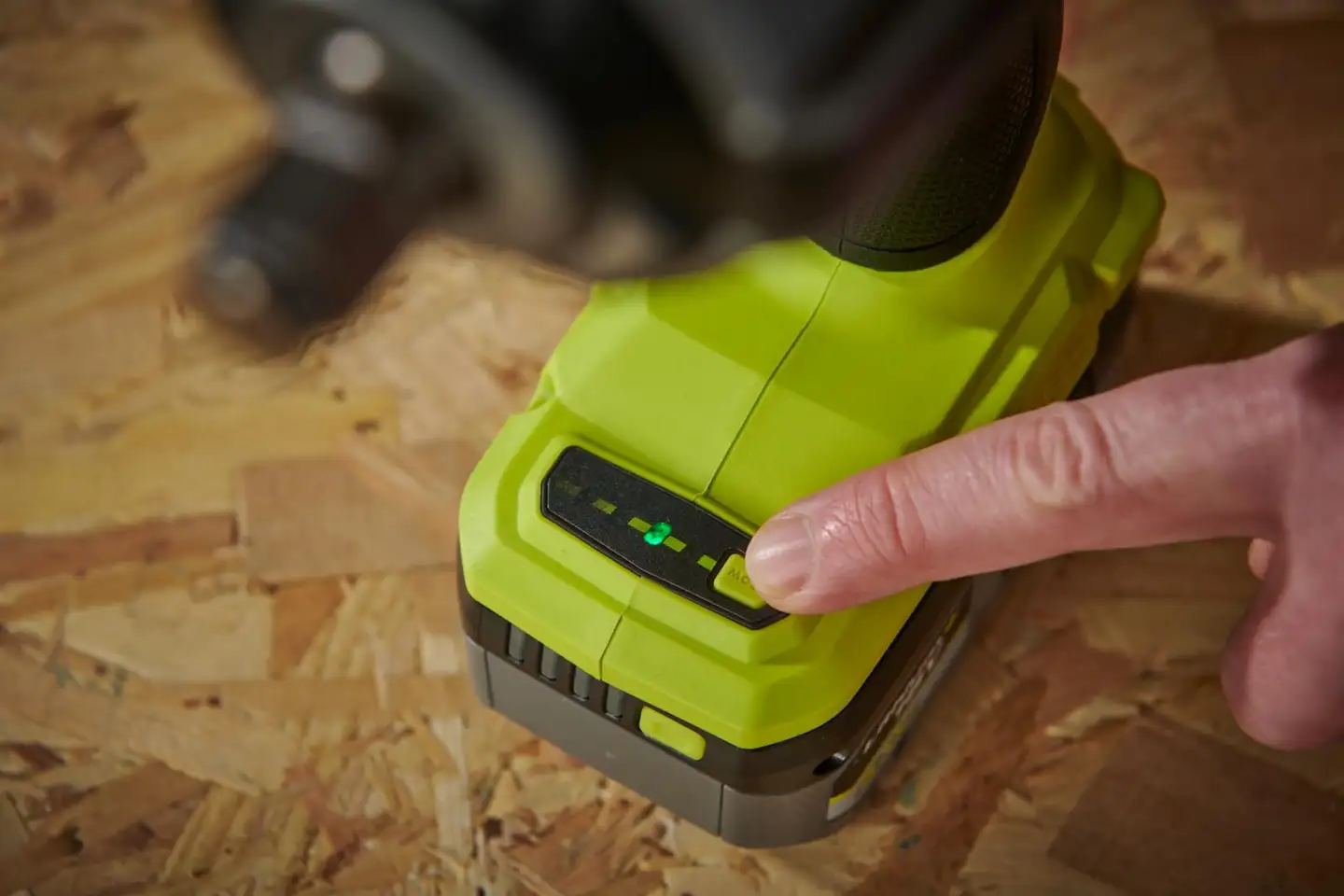 Ryobi 18V iskevä mutterinväännin RIW18X-0 - 3