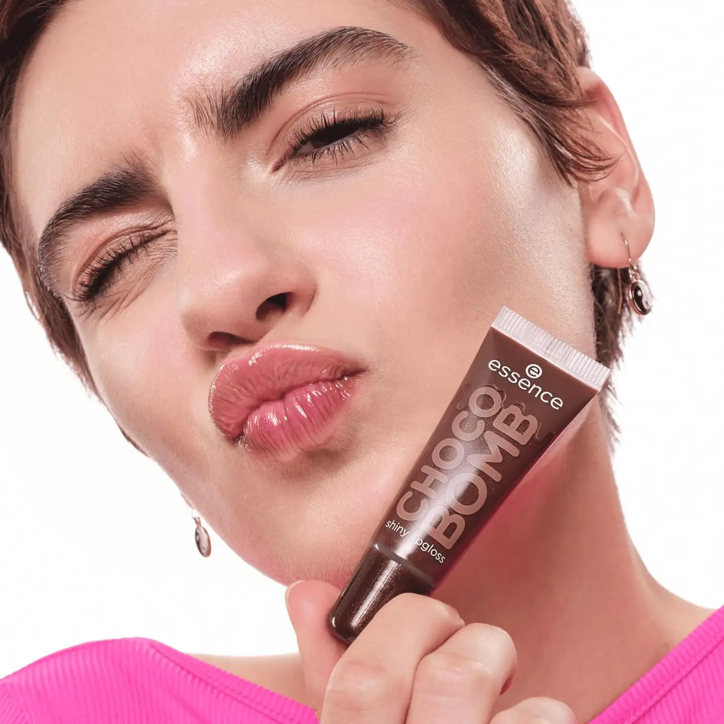 essence CHOCO BOMB shiny lipgloss 01 Chocoholic! 10 ml - 6