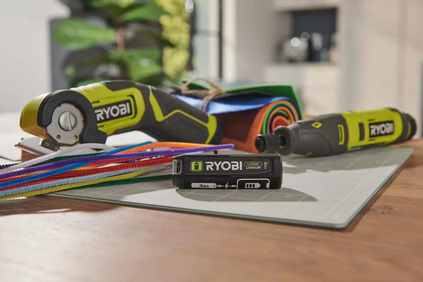 Ryobi 4V akkupaketti 2x 3,0 Ah USB Lithium RB4L30X2 - 4