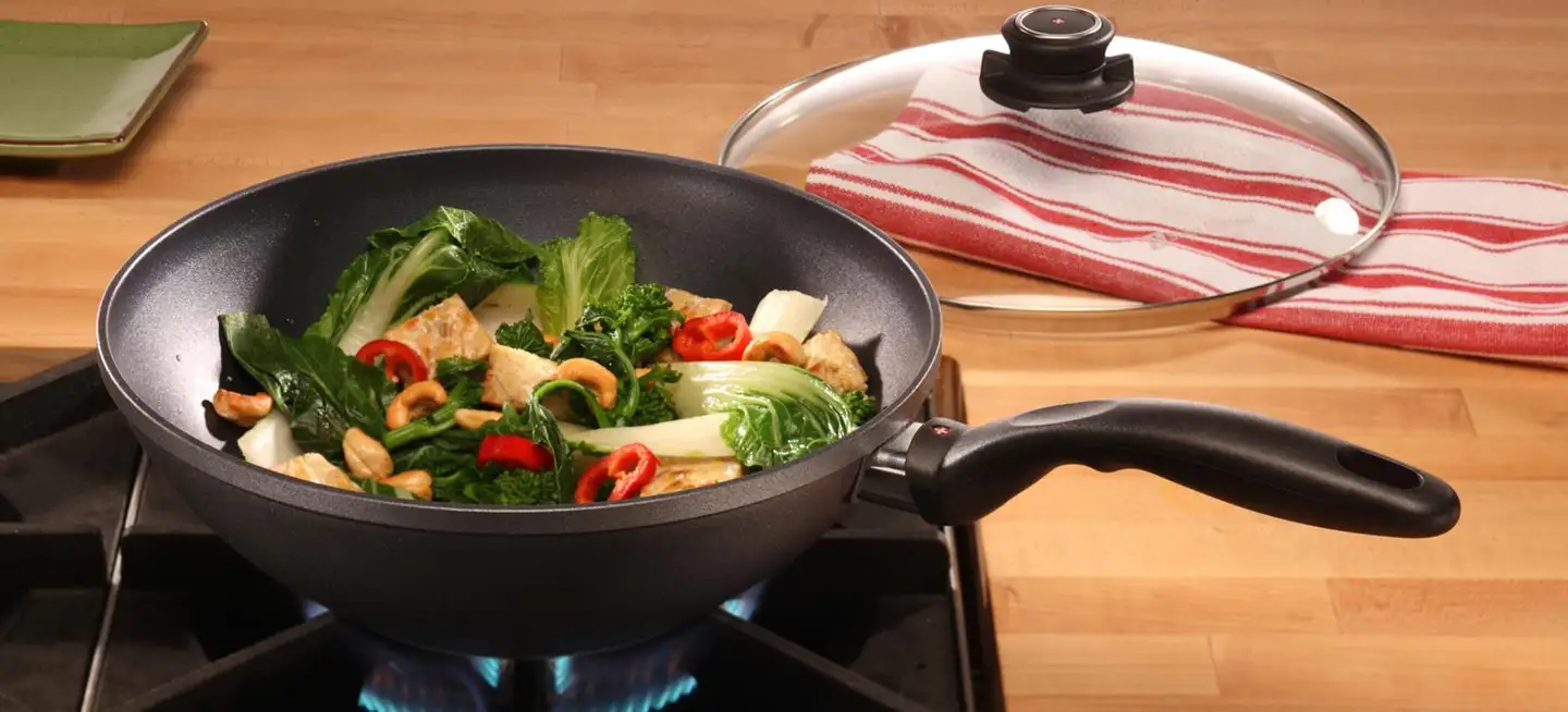 Swiss Diamond wokkipannu ja kansi XD 3,7 l/28 cm - 2