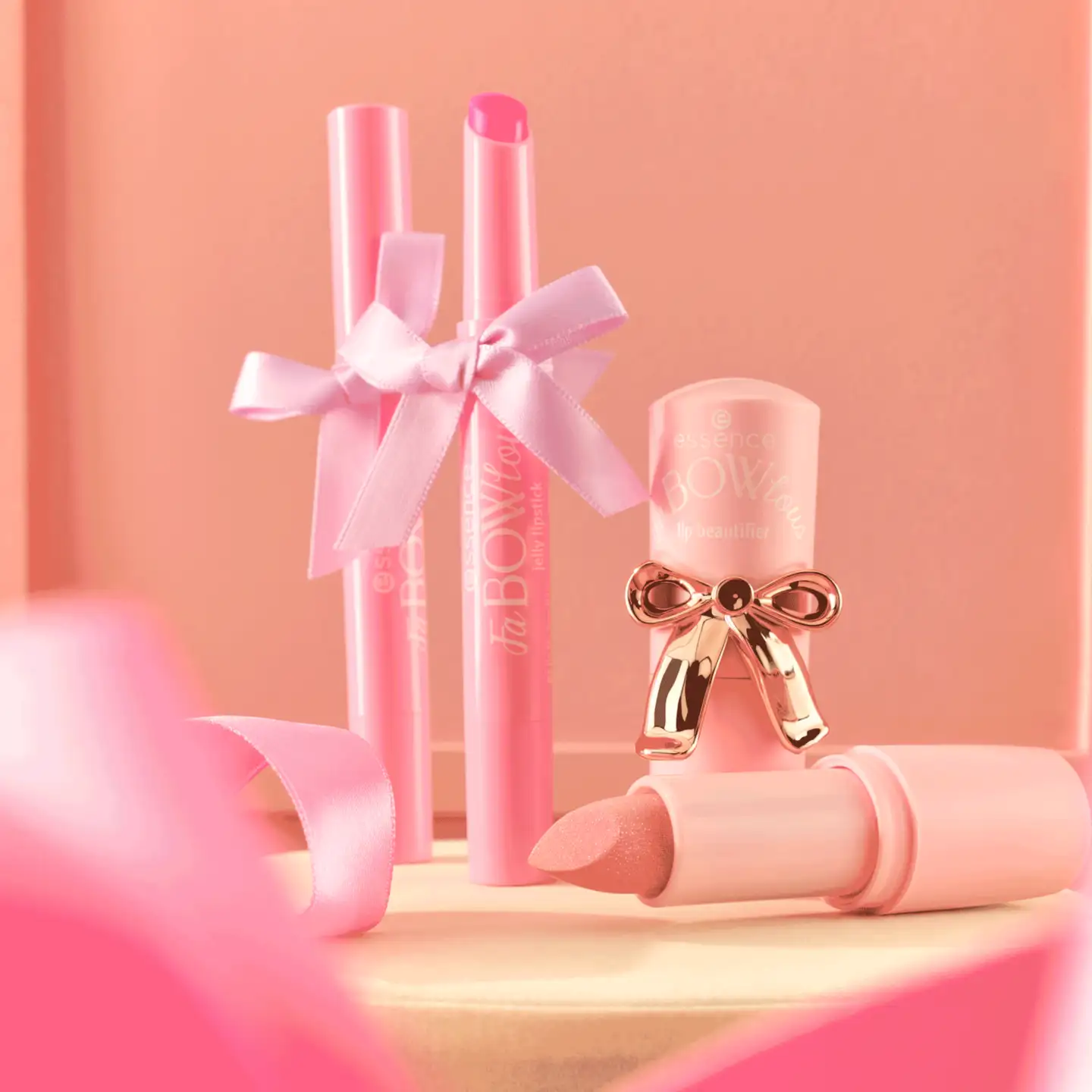 essence FaBOWlous lip beautifier 01 Bow-tiful Kiss! 3 g - 5